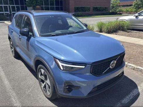 Used 2024 Volvo XC40 B5 Plus w/ Climate Package AWD/4WD image 13