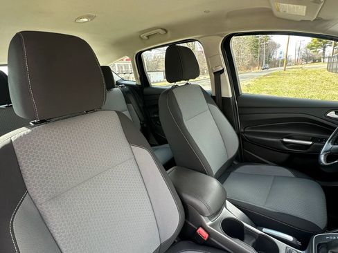 Used 2017 Ford C-MAX SE w/ Equipment Group 201A image 28