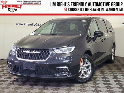 Used 2023 Chrysler Pacifica Touring-L