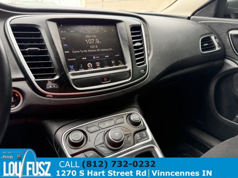 Used 2015 Chrysler 200 Limited w/ Convenience Group image 17