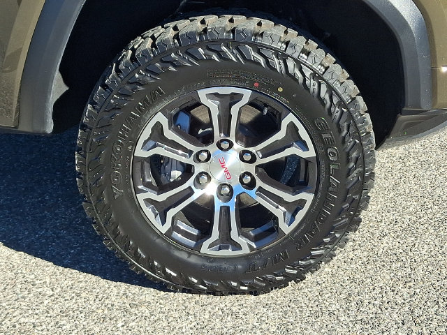 Used 2025 GMC Canyon AT4 w/ AT4 Premium Package AWD/4WD image 29