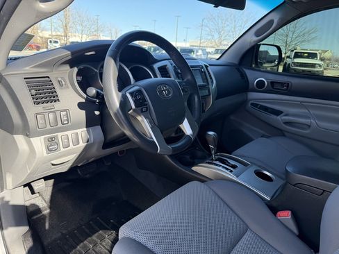 Used 2015 Toyota Tacoma PreRunner image 9