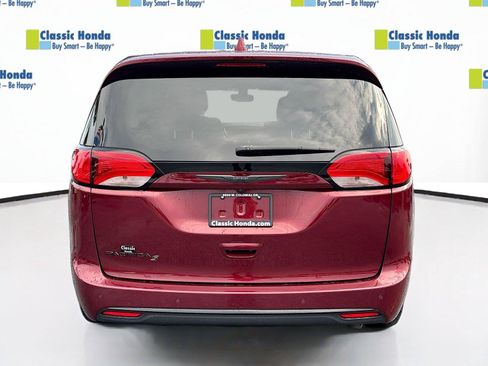 Used 2019 Chrysler Pacifica Touring Plus w/ S Appearance Package FWD image 7