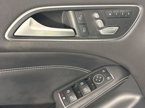 Used 2017 Mercedes-Benz B 250e image 13