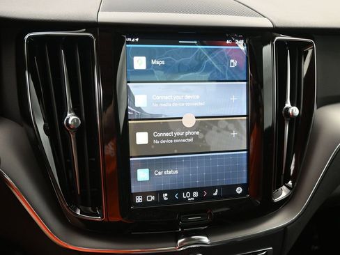 New 2025 Volvo XC60 B5 Core w/ Protection Package Premier image 12