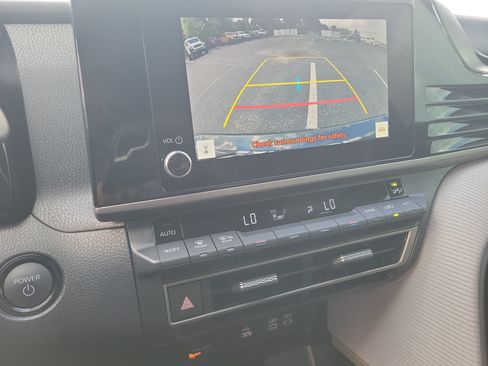 Used 2025 Toyota Camry SE FWD image 28