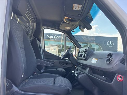 Used 2023 Mercedes-Benz Sprinter 144 Cargo image 34