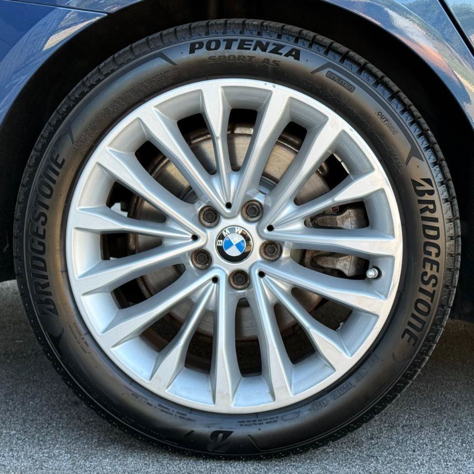 Used 2021 BMW 530i xDrive w/ Convenience Package AWD/4WD image 20