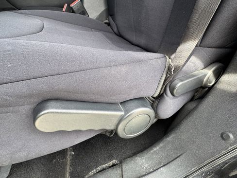 Used 2016 Jeep Wrangler Unlimited Sahara w/ Connectivity Group image 18