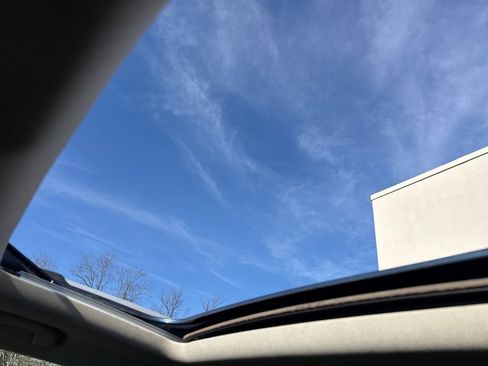 Used 2019 Buick Encore Essence w/ Experience Buick Package image 46