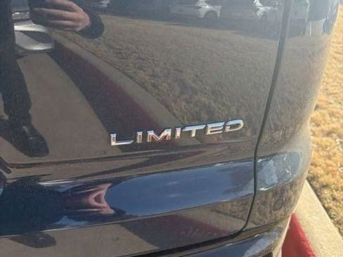 Used 2025 Toyota Crown Signia Limited image 4