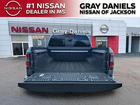 Certified 2024 Nissan Frontier SL w/ Technology Package RWD image 9