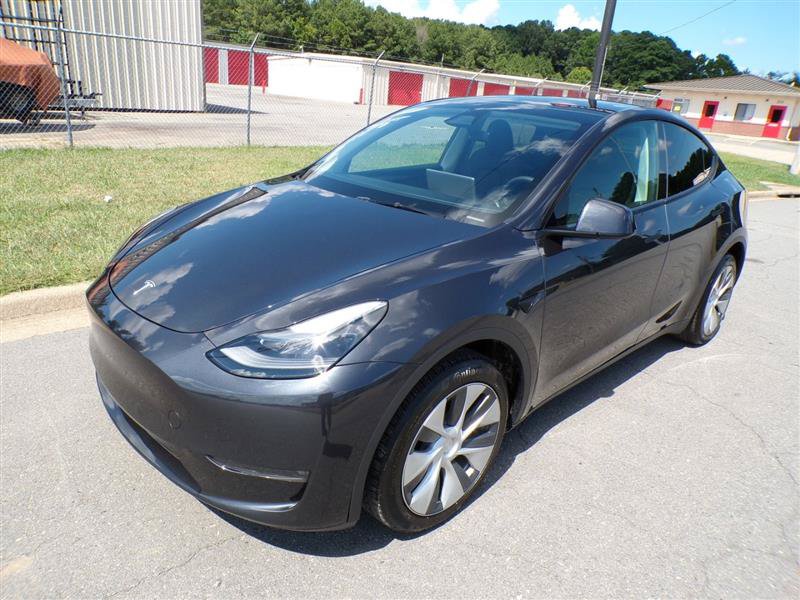 Used 2024 Tesla Model Y Long Range AWD/4WD image 3