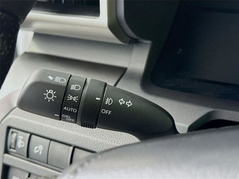 Used 2025 Toyota Tacoma SR5 image 5