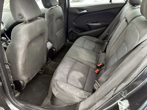 Used 2018 Chevrolet Cruze LT w/ Convenience Package image 11