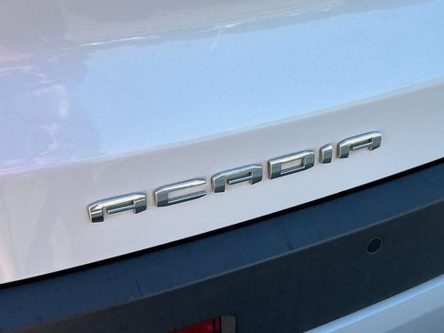 Used 2020 GMC Acadia SLT w/ LPO, Floor Liner Package FWD image 5
