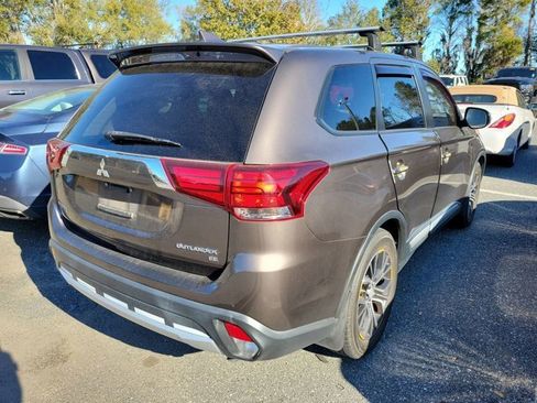 Used 2018 Mitsubishi Outlander SE image 4