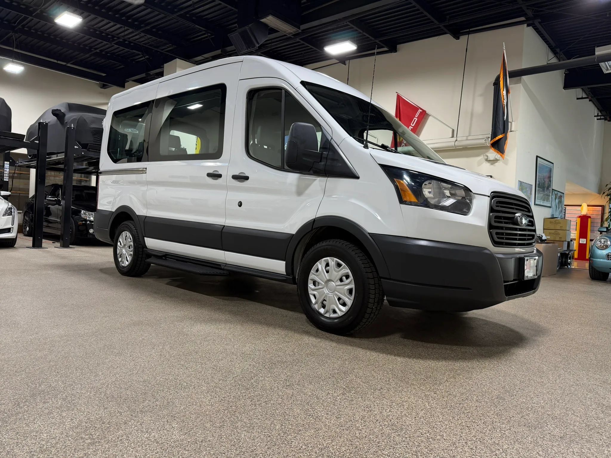 Used 2018 Ford Transit 150 XL RWD image 3