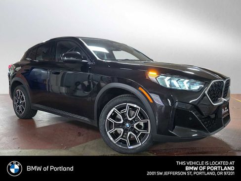 Used 2025 BMW X2 xDrive28i w/ Technology Package image 1