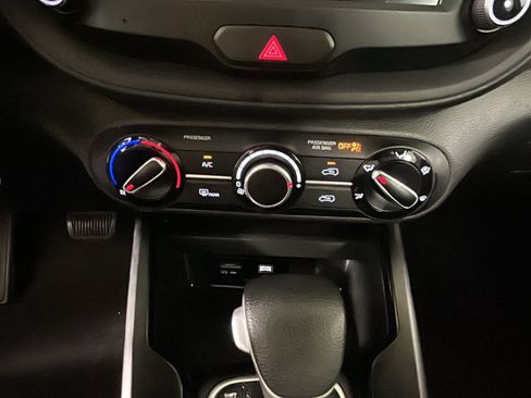 Used 2024 Kia Soul LX FWD image 22