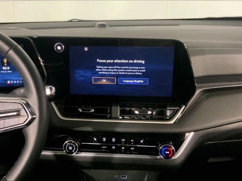Used 2026 Chevrolet Equinox LT FWD image 6