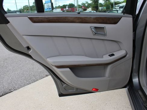 Used 2011 Mercedes-Benz E 350 4MATIC Wagon image 20