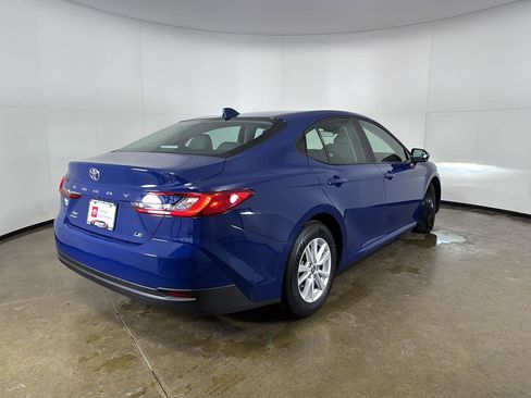 Used 2025 Toyota Camry LE image 9