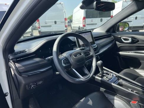 Used 2024 Jeep Compass Limited w/ High Altitude Package AWD/4WD image 18