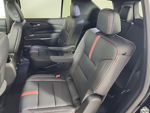 New 2026 Chevrolet Traverse RS w/ LPO, Floor Liner Package image 26