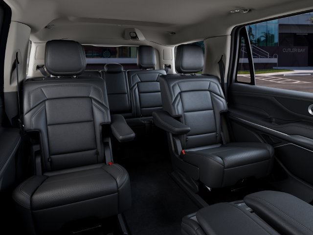 New 2027 Lincoln Navigator Premiere RWD image 11
