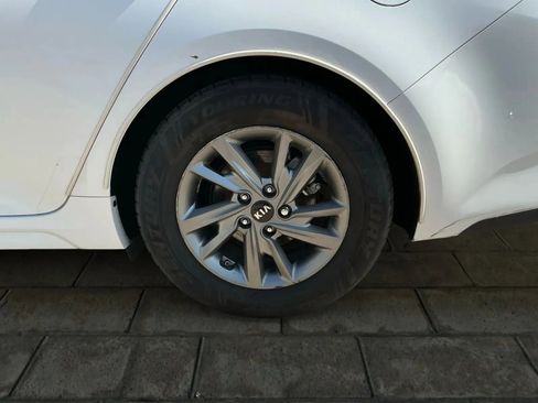 Used 2019 Kia Optima LX image 17