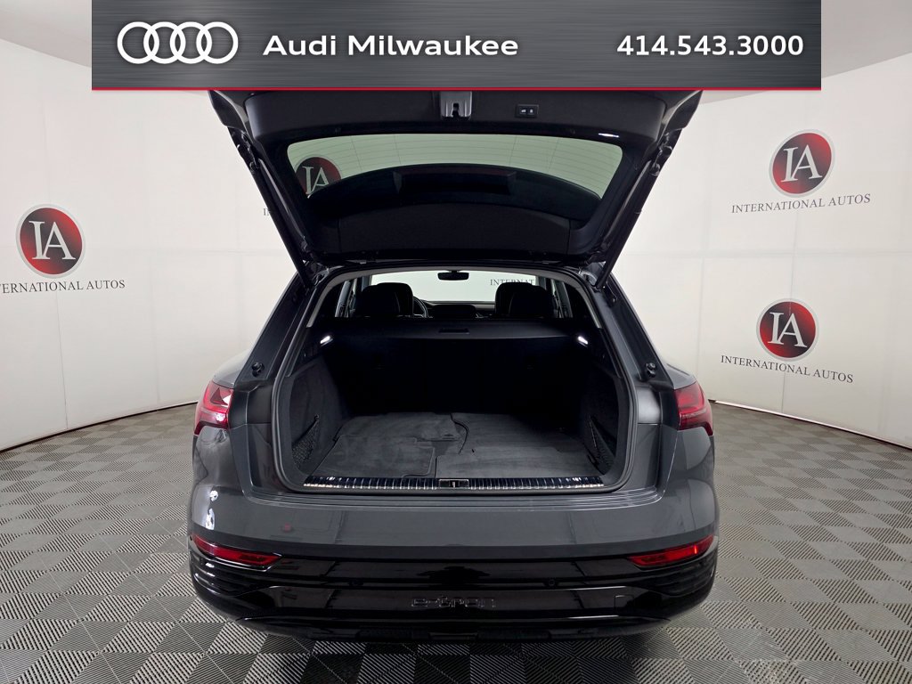 Used 2024 Audi Q8 e-tron Prestige w/ Prestige Package AWD/4WD image 9