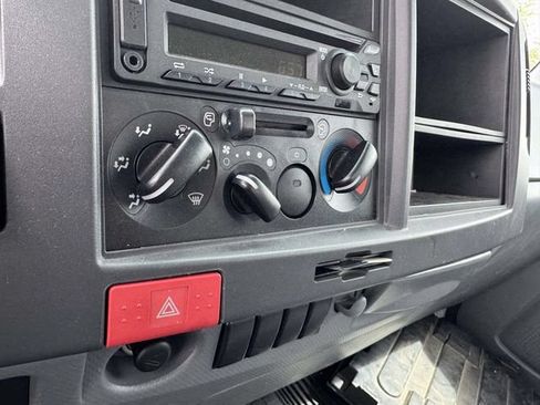 Used 2020 Isuzu NPR RWD image 30