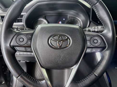 Used 2024 Toyota Venza XLE AWD/4WD image 17