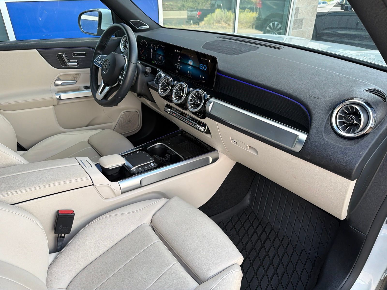 Used 2023 Mercedes-Benz EQB 300 4MATIC image 28