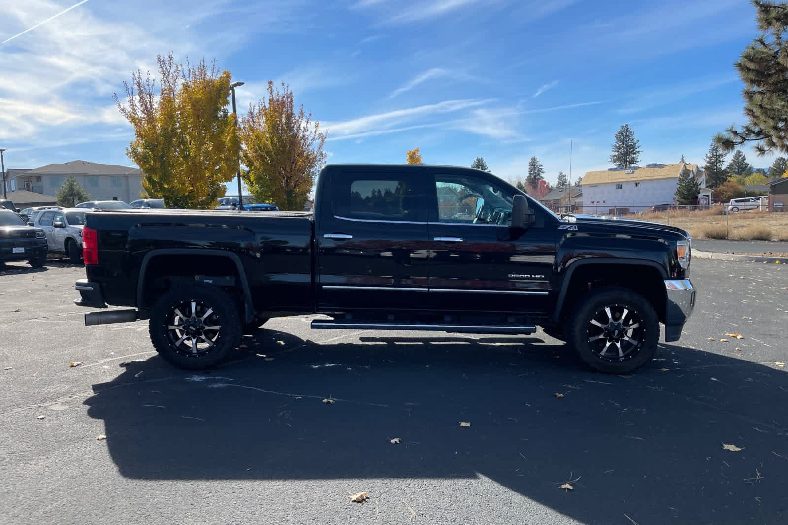 Used 2015 GMC Sierra 2500 SLT w/ Duramax Plus Package AWD/4WD image 6