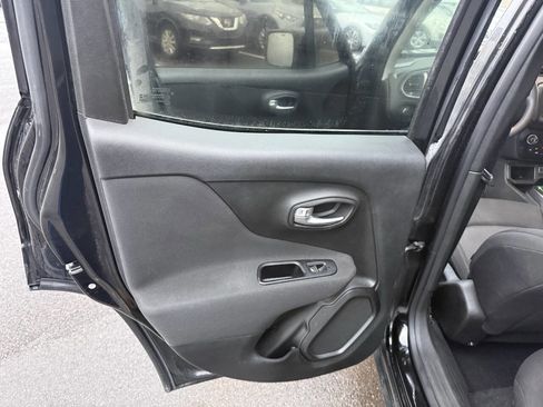 Used 2020 Jeep Renegade Sport image 24