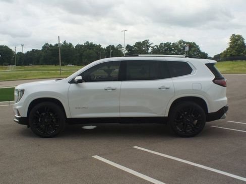 Used 2025 GMC Acadia Denali w/ LPO, Floor Liner Package FWD image 14