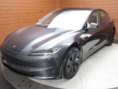 Used 2025 Tesla Model 3 Long Range image 6
