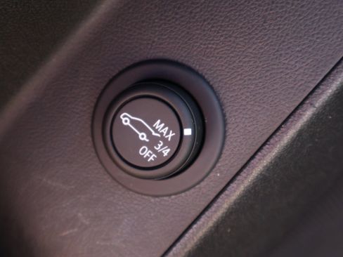 Used 2023 Chevrolet Equinox LT image 9