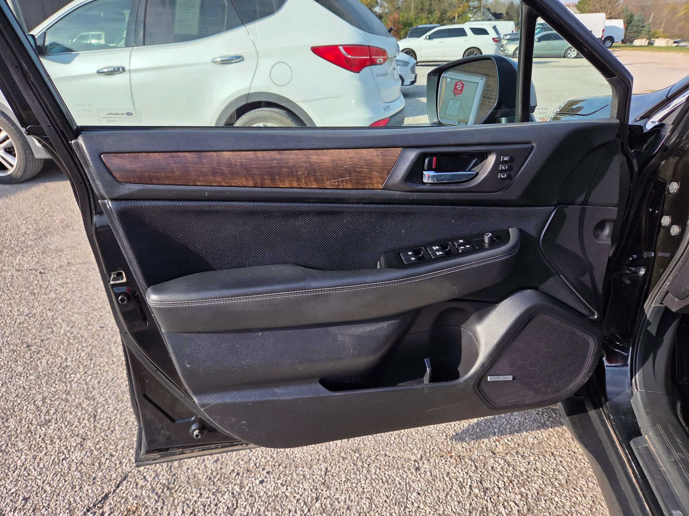 Used 2016 Subaru Outback 2.5i Limited AWD/4WD image 12