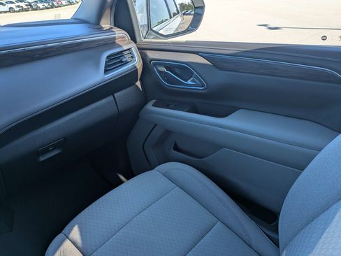 Used 2023 Chevrolet Suburban LS AWD/4WD image 19