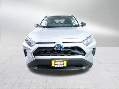 Used 2021 Toyota RAV4 LE AWD/4WD image 2