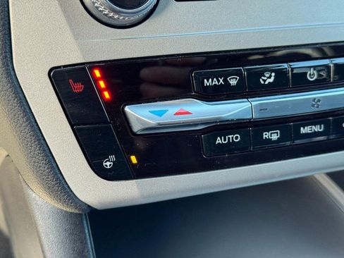 Used 2022 Ford Explorer XLT w/ Equipment Group 202A image 24