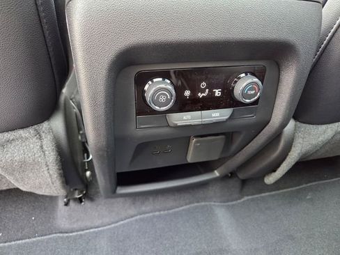 New 2026 Chevrolet Traverse Z71 w/ Enhanced Driving Package AWD/4WD image 21