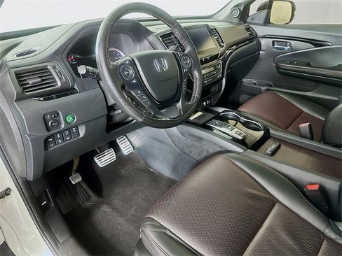 Certified 2022 Honda Ridgeline Black Edition image 19