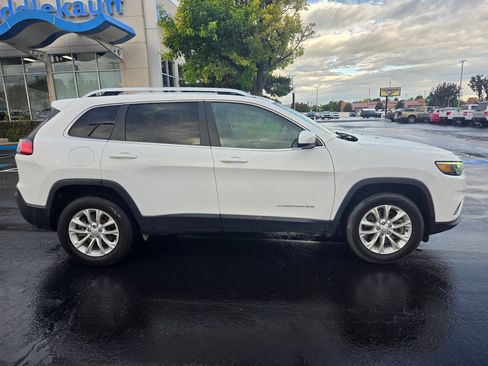 Used 2019 Jeep Cherokee Latitude w/ Popular Appearance Group AWD/4WD image 3