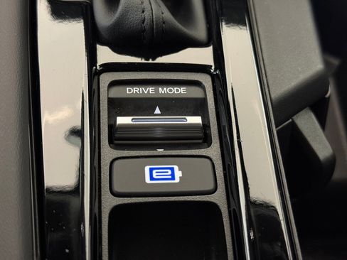 Used 2024 Honda Accord Touring image 18