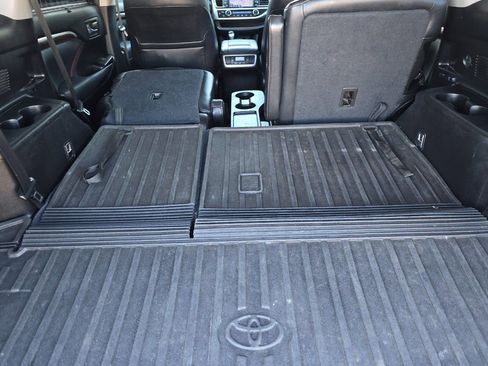 Used 2015 Toyota Highlander Limited w/ Driver Technology Package image 16