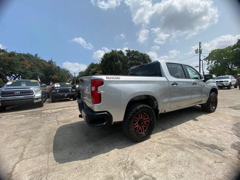 Used 2019 Chevrolet Silverado 1500 Custom Trail Boss w/ Custom Convenience Package AWD/4WD image 9